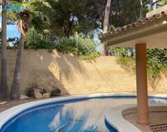 Cijela kuća/apartman Spacious Villa With Private Outdoor Swimming Pool (L'Alfas del Pi, Španjolska)
