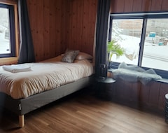 Bed & Breakfast Hooting Owl Lodge (Niseko, Japan)