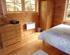 Cijela kuća/apartman Luxurious Riverfront Log Cabin Set In A Tranquil Woodland Location (Ballyconnell, Irska)