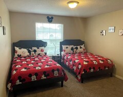 Toàn bộ căn nhà/căn hộ Cozy Home 4 Bedroom 5 Bed With Hot Tub. Pet Friendly (Winter Springs, Hoa Kỳ)