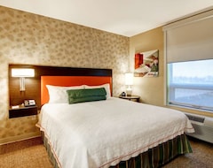 Hotel Home2 Suites by Hilton West Edmonton, Alberta, Canada (Edmonton, Canada)