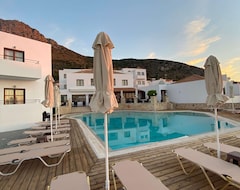 Hotel Amazones Village Suites (Piskopiano, Greece)