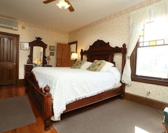 Khách sạn Beauclaires Bed & Breakfast (Cape May, Hoa Kỳ)