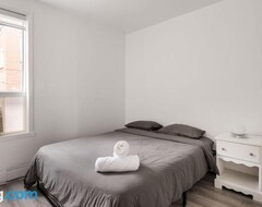Koko talo/asunto 2 Bedroom Apartment - 1005 (Verdun, Kanada)