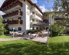 Khách sạn Alpenhotel Karwendel (Leutasch, Áo)