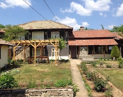 Casa/apartamento entero Traditional Country House With Big Garden & Bbq (Polski Trambesh, Bulgaria)