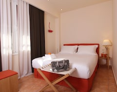 Hotel White Lotus Luxury Accommodation (Atenas, Grecia)
