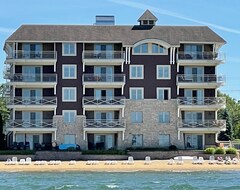 Cijela kuća/apartman Enjoy This Beautiful Furnished Condo With View Of Grand Traverse Bay! (Mayfield, Sjedinjene Američke Države)