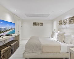Luxurious 3/3 Ocean View Located At 1 Hotel & Homes (Miami Beach, USA)