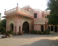 Bed & Breakfast Savrupson Heritage Home (Jalandhar, Ấn Độ)