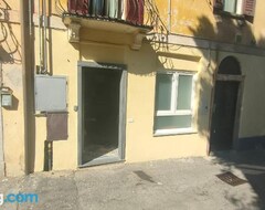 Toàn bộ căn nhà/căn hộ Appartamento Vecchia Bottega (Azzio, Ý)