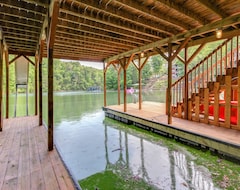 Entire House / Apartment New Summer Pricing! Southern Comfort I 9 Bed/9 Bath Private Dock Norris Lake (La Follette, USA)