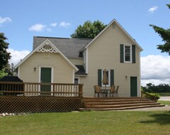 Casa/apartamento entero Charming & Spacious Updated Farmhouse - Near Tc, Elk Rapids And The Glef! (Williamsburg, EE. UU.)