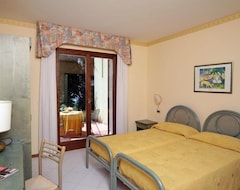 Khách sạn Residence Madrigale (Costermano, Ý)