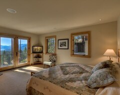Hele huset/lejligheden Gorgeous West Shore Home, Lakeview, Hottub, Pet Friendly! (Tahoe City, USA)