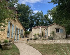 Koko talo/asunto Magnificent Stone House With Heated Pool, Spa, 12 People (Saint-Chamassy, Ranska)