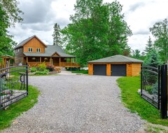 Casa/apartamento entero Kawartha Year Round Log Home! Direct Waterfront W/sauna On The Snowmobile Trails (Bobcaygeon, Canadá)