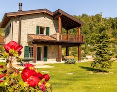 Hele huset/lejligheden Altido Superb Villa With Tennis Court, Garden And Bbq Area (Bobbio, Italien)