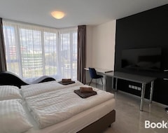 Entire House / Apartment Air Conditioned 1 Room Apartment Vienna Gate, 3 (Bratislava, Slovakia)