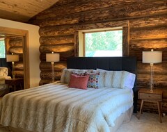 Casa/apartamento entero Beautifully Renovated 3 Bedroom Log Cabin In Amazing Setting Near Purgatory (Rico, EE. UU.)
