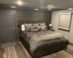 Casa/apartamento entero Beautiful 3 Bed/ 3 Bath With Great Location! Renovated In 2018! (Boyne Falls, EE. UU.)
