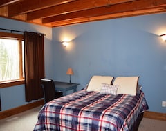 Entire House / Apartment Private Luxury Lake Lodge Jacuzzi Fireplace Pingpong Wifi Trails Closeby! (Bigfork, USA)