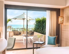 Khách sạn Doubletree By Hilton Okinawa Chatan Resort (Okinawa, Nhật Bản)
