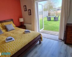 Tüm Ev/Apart Daire Spacious Curragh 2-bed Apartment With Own Entrance (Newbridge, İrlanda)
