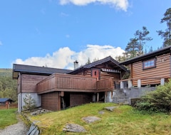 Tüm Ev/Apart Daire Charming Log Cabin With Large Terrace And Wide Views Over The Countryside. (Vossestrand, Norveç)