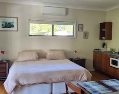 Cijela kuća/apartman Granny Flat With Office And Private Verandah In Garden Setting 7 Mins To Beach (Nambucca Heads, Australija)