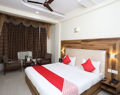 Khách sạn OYO 30068 Hotel Kesar Palace (Kanpur, Ấn Độ)