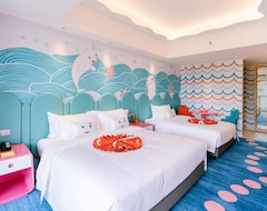 Dolphin Bay Hotel (Chengjiang, China)