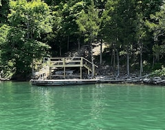 Entire House / Apartment Quaint, Rustic Lakefront Cabin On Wooded Lot At Norris Lake (La Follette, USA)