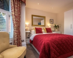 Hotel Cheshire Hospitality Ltd Trading As Lennox Lea Studios And Apartments (Sale, Reino Unido)