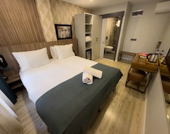 Zeno Suites Hotel & Patisserie (İstanbul, Türkiye)