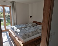 Cijela kuća/apartman Apartment (80sqm) With Balcony (10sqm) 2km Away From Weißenburg (Weißenburg, Njemačka)