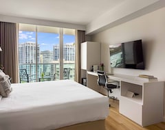 Hotel Frontal Bay Views! Wrap-Around Balcony. Free: Parking, Pool, Gym, Private Wi-Fi (Miami, USA)