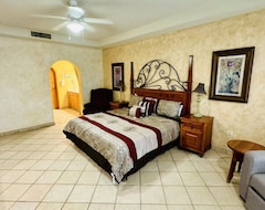 Hotelli Stunning 4 Bedroom Beach Villa On Sandy Beach At Las Palmas Beachfront Resortv18 (Puerto Peñasco, Meksiko)