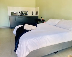 Pensión Room In Bb - Trendybliss Guest House N0294 (Swartklip, Sudáfrica)
