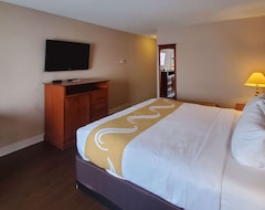 Khách sạn Quality Inn & Suites (Hawkesbury, Canada)