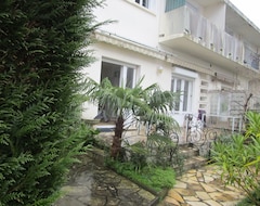 Toàn bộ căn nhà/căn hộ Appartement Avec Terrasse + Jardin, 3 Chambres à 200m De La Plage De Foncillon ! (Royan, Pháp)