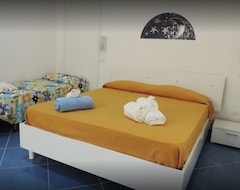 Bed & Breakfast Mediterraneo Rooms (Centola, Ý)