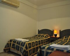 Otel Palm Court Suites (Ayvalık, Türkiye)