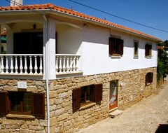 Koko talo/asunto House In The Village With Dam Near The Serra Da Estrela 2-10pax (Fundão, Portugali)
