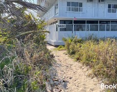 Hotel Beach Getaway! - Ocean View Studio Condo (Fort Lauderdale, USA)