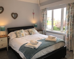 Hele huset/lejligheden Seamoor House - Lovely 6 Bed/6 Bath In Whitby With Sea Views, Garden, Parking (Whitby, Storbritannien)