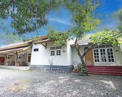 Hotelli Spot On 92973 Madani Syariah Guesthouse (Praya, Indonesia)