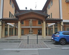 Toàn bộ căn nhà/căn hộ Holidays Lake Garda Sirmione Peschiera And Desenzano Del Garda (Pozzolengo, Ý)