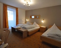 Khách sạn Hotel Traube - Stelvio (Stilfs, Ý)