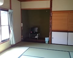 Bed & Breakfast Minshuku Hikosukeso (Mihama, Japani)